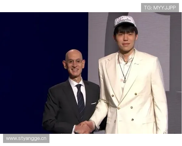NBA选秀大会中国球员杨瀚森首轮第16顺位被选中创造历史