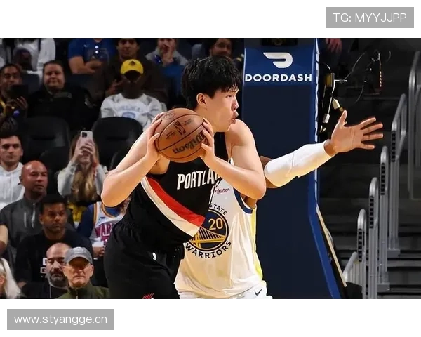 杨瀚森替补出战贡献四分 开拓者遭遇惊天逆转不敌对手