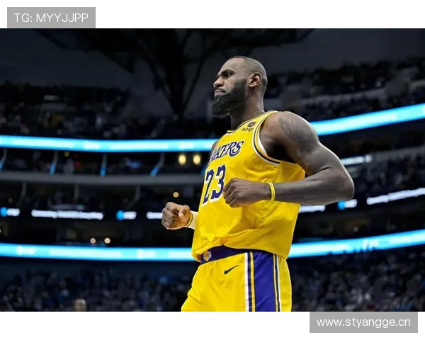 詹姆斯复出后快攻表现优异场均得分超越字母哥成为联盟之最 詹姆斯复出后快攻表现优异场均得分超越字母哥成为联盟之最